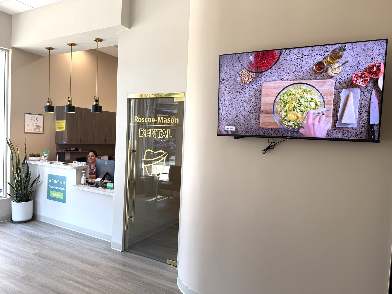 The welcoming front lobby of Roscoe Mason Dental in Winnetka, CA